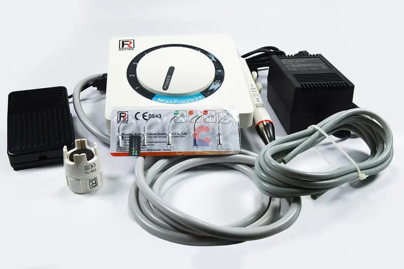 MaxPiezo 3 Ultrasonic Scaler – LED-Enhanced with Detachable Handpiece